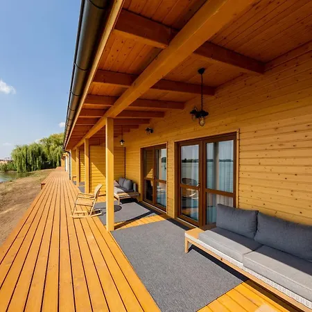 Halfarock Vizi-erdei Apartmanhaz Levelek