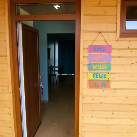 Halfarock Vizi-erdei Apartmanhaz * Levelek