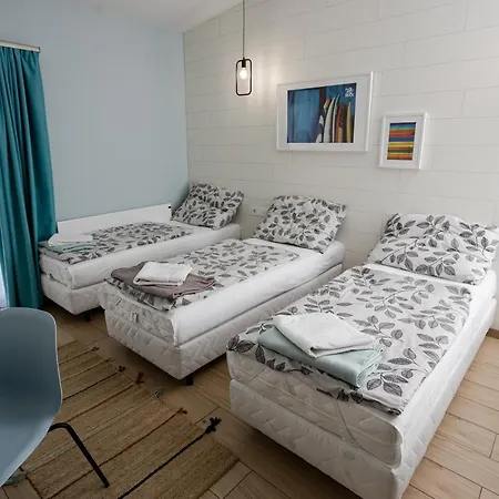 Halfarock Vizi-erdei Apartmanhaz * Levelek