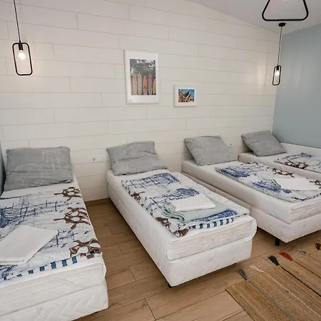 Aparthotel Halfarock Vízi-erdei 3*