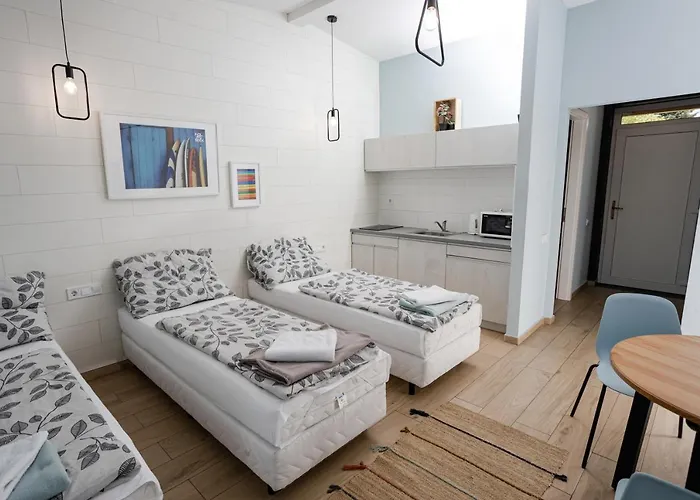 Halfarock Vizi-erdei Apartmanhaz Levelek